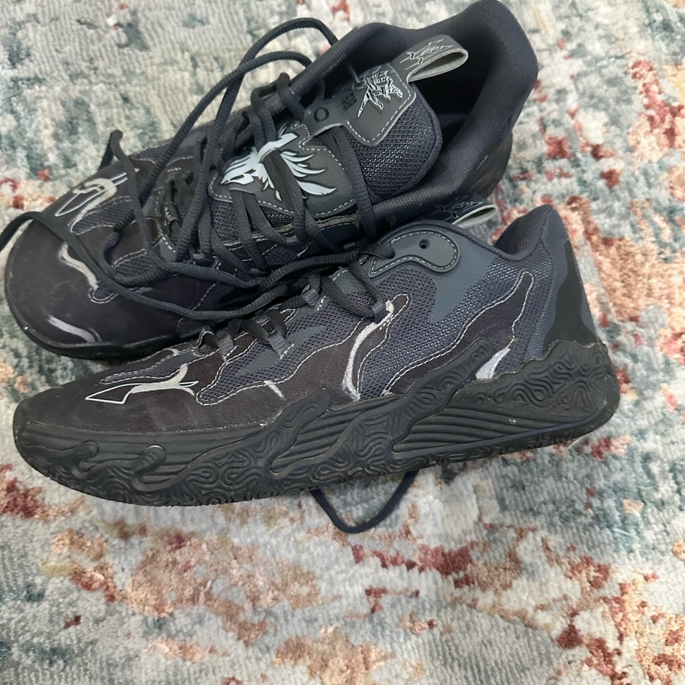 Men's Black Athletic Shoes